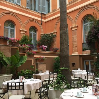 Hotel Ponte Sisto - Outdoor breakfast patio - Hotels Near Me - Rome, RM