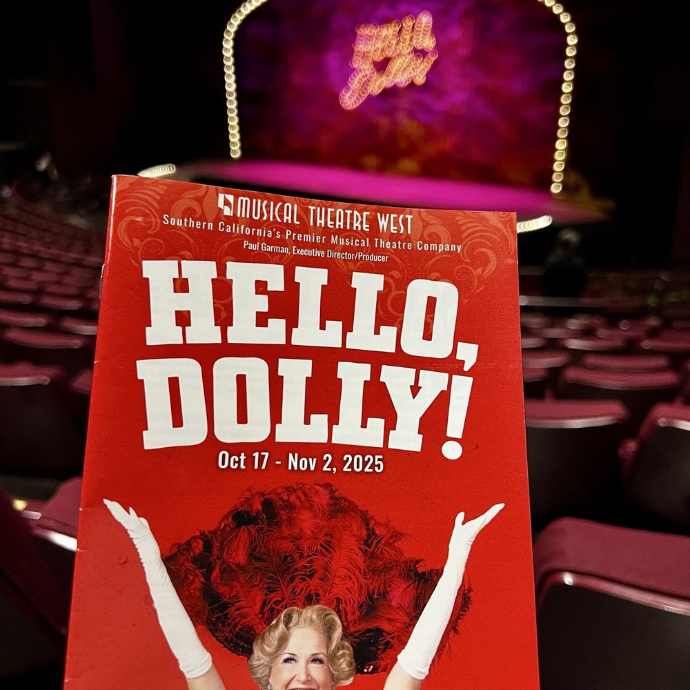 石shí is a pictograph and a common radical component in characters denoting  stones and their qualities. Examples: 確, 确, 破, 碎, 硬, 碗碎, 磨, 岩, 碑, 砸, 磚, 礨,  礎., image size:1000x1000