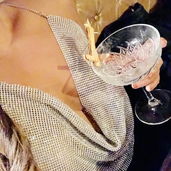 Il Sorso - Midnight sparkles! - Wine Bars Near Me - Como, Colorado