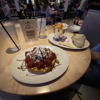 Big Pink - Nutella waffle - Pizza Near Me - Miami Beach, Florida