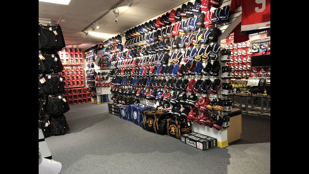 WESCO SPORTS CENTER 13 Photos & 20 Reviews Sporting Goods 270