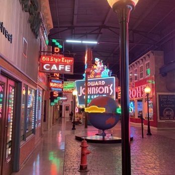 American Sign Museum - Museums Near Me - Cincinnati, Ohio