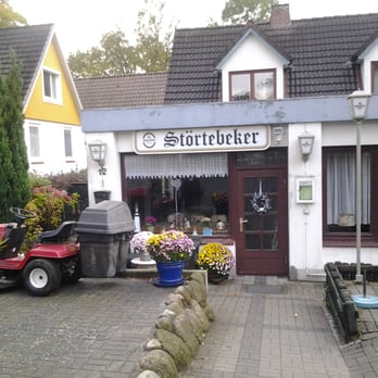 Störtebeker - Die schlichte Frontansicht vom Störtebeker. Soll aber nicht von einem Besuch abhalten. Wie gesagt, der Schein trügt. - German Near Me - Hohwacht, SH Störtebeker - Die schlichte Frontansicht vom Störtebeker. Soll aber nicht von einem Besuch abhalten. Wie gesagt, der Schein trügt. - German Near Me - Hohwacht, SH