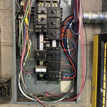 KTB Electric & Associates - Mixed up panel wires redone to look great - Electricians Near Me - Pasadena, California KTB Electric & Associates - Mixed up panel wires redone to look great - Electricians Near Me - Pasadena, California