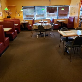 Nihao - Looking towards the front of the restaurant. - Chinese Near Me - Menomonee Falls, Wisconsin Nihao - Looking towards the front of the restaurant. - Chinese Near Me - Menomonee Falls, Wisconsin