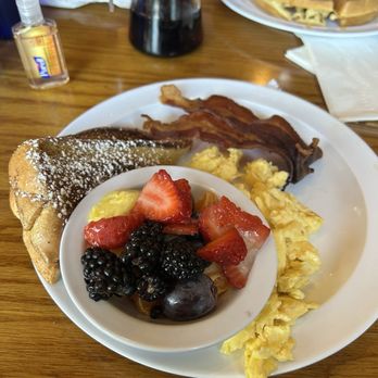 Sunrise Bistro - French toast, eggs, bacon and fruit - Breakfast & Brunch Near Me - Goose Creek, South Carolina