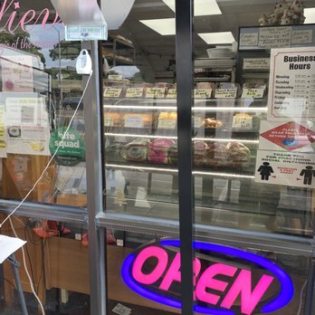 Ani's Bake Shop - You order thew the intercom and the salesperson will bring it outside to pay. - Bakeries Near Me - Aiea, Hawaii