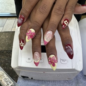 Solar Nails & Spa - Nail Salons Near Me - Camarillo, California