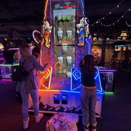 Playing the rope pulling game