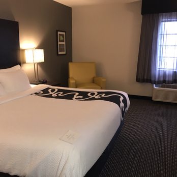 La Quinta by Wyndham Milwaukee Delafield - Room 110 - Hotels Near Me - Delafield, Wisconsin La Quinta by Wyndham Milwaukee Delafield - Room 110 - Hotels Near Me - Delafield, Wisconsin