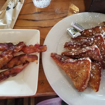 Lulu's Waikiki - French toaste with a side of bacon - Burgers Near Me - Honolulu, Hawaii Lulu's Waikiki - French toaste with a side of bacon - Burgers Near Me - Honolulu, Hawaii