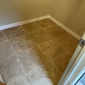 Robles Remodeling - fresh closet tile - General Contractors Near Me