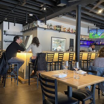 Stone Cellar Bistro - The bar - New American Near Me - Arvada, Colorado