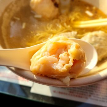 Maxi’s Noodle - Generous amount of shrimp in the wonton - Cantonese Near Me - Flushing, New York