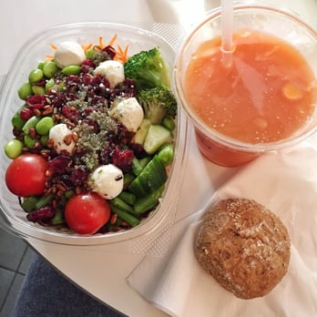 Fredco's Deli - Salat + bolle og juice. 90 kr og mæt mave :-) - Salad Near Me - Copenhagen, 84 Fredco's Deli - Salat + bolle og juice. 90 kr og mæt mave :-) - Salad Near Me - Copenhagen, 84