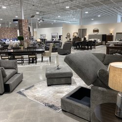 Mor Furniture For Less - Tacoma - Store interior