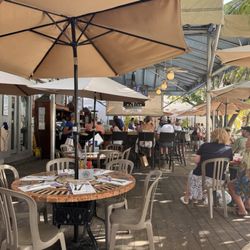 High Tide Bar & Seafood Grill - High Tide patio