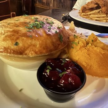 Concord's Colonial Inn - Chicken pot pie - Hotels Near Me - Concord, Massachusetts Concord's Colonial Inn - Chicken pot pie - Hotels Near Me - Concord, Massachusetts