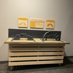Saint Louis Science Center - Arch Display