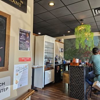 Figmor Cafe and Eatery - Small bar area - Breakfast & Brunch Near Me - North Tonawanda, New York