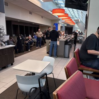 Wingtips Lounge - Airport Lounges Near Me - St. Louis, Missouri