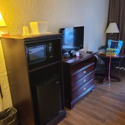 Econo Lodge Corinth - All the amenities.