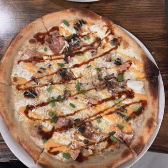 Sky High Pie - Diavlo pizza and KBBQ pizza - Italian Near Me - Joshua Tree, California