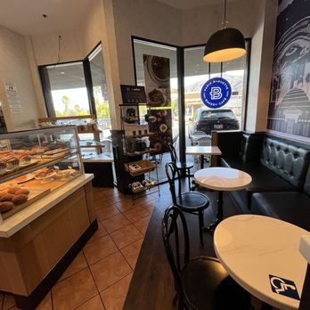 Paris Baguette - Bakeries Near Me - Glendale, California Paris Baguette - Bakeries Near Me - Glendale, California