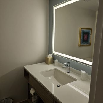 Crowne Plaza - BATHROOM - Hotels Near Me - Fort Myers, Florida Crowne Plaza - BATHROOM - Hotels Near Me - Fort Myers, Florida