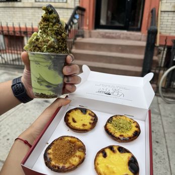 Lisbonata - Original, yuzu, salted caramel and pistachio cream - Bakeries Near Me - Brooklyn, New York Lisbonata - Original, yuzu, salted caramel and pistachio cream - Bakeries Near Me - Brooklyn, New York