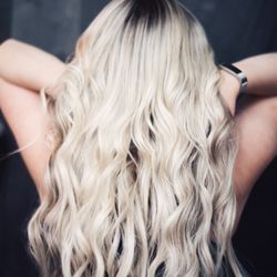 Beauty by Burles - Baby blonde with blended roots