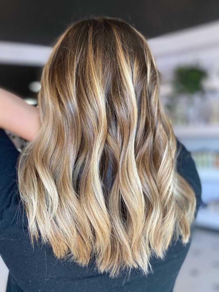 Susannah Craft Hair Logo