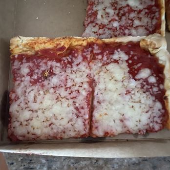 Tripoli Pizza - Close up of beach pizza - Pizza Near Me - Salisbury, Massachusetts