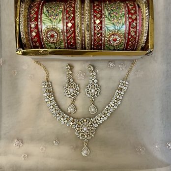 Couture 101 - Dupatta with jewelry - Women's Clothing Near Me - Los Altos Hills, California Couture 101 - Dupatta with jewelry - Women's Clothing Near Me - Los Altos Hills, California
