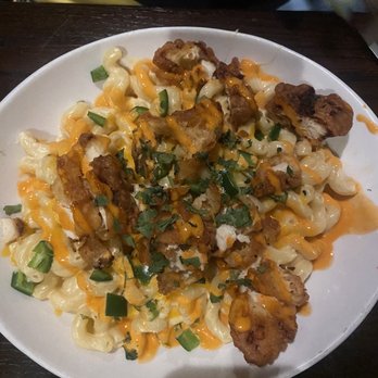 Oak Barrel Public House - Buffalo Dynamite Chicken Mac n' Cheese - Whiskey Bars Near Me - Milwaukee, Wisconsin Oak Barrel Public House - Buffalo Dynamite Chicken Mac n' Cheese - Whiskey Bars Near Me - Milwaukee, Wisconsin