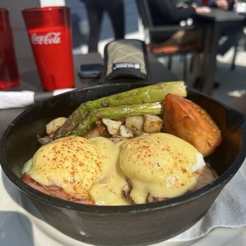 MT Plate Diner - Weekly skillet. Eggs Benedict with toasted vegetables - Breakfast & Brunch Near Me - Arcadia, Michigan