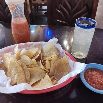 Braceros Downtown - Complimentary chips and salsa with a $2 margarita on weekdays. - Mexican Near Me - Amarillo, Texas Braceros Downtown - Complimentary chips and salsa with a $2 margarita on weekdays. - Mexican Near Me - Amarillo, Texas