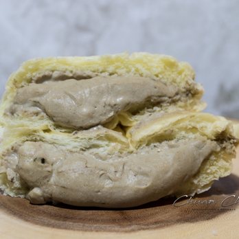 Hattendo - Hojicha Cream Bun - Bakeries Near Me - Toronto, Ontario Hattendo - Hojicha Cream Bun - Bakeries Near Me - Toronto, Ontario