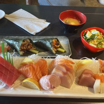 Sushi Raku - Assorted Sashimi Lunch (16 pieces) - Japanese Near Me - Concord, California