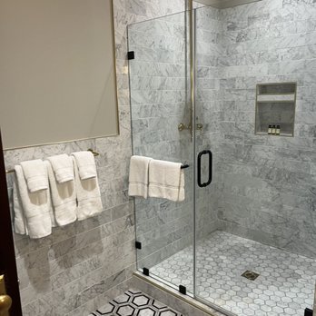 The Darling Hotel - Hotels Near Me - Visalia, California The Darling Hotel - Hotels Near Me - Visalia, California