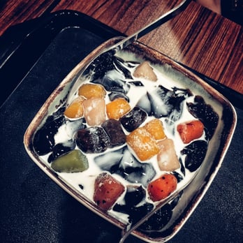 Meet Fresh - signature herbal jelly. Silky herbal jelly, taro mochi balls, sweetened shaved ice topped with that instant coffee mate cream - Desserts Near Me - Balmoral, AUK