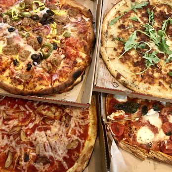 Blaze Pizza - Meat Eater on high-rise, White Top on g-free, BYO with vegan cheese and roasted garlic, Red Vine - Salad Near Me - Melbourne, Florida