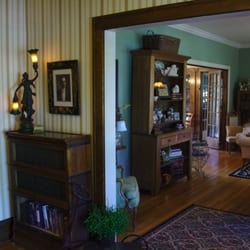 Hambleton House Bed & Breakfast - Just inside the front door