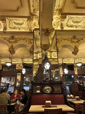 La Opera by null