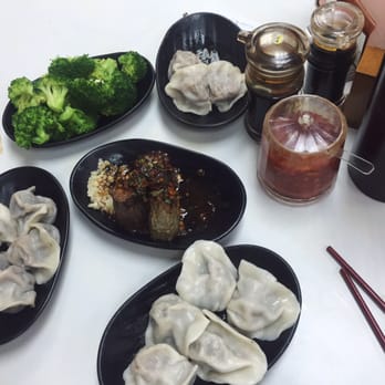 北方餃子源 - Pork, mushroom and coriander dumplings with Beijing sauced aubergines and steamed broccoli - Chinese Near Me - Hong Kong, HK 北方餃子源 - Pork, mushroom and coriander dumplings with Beijing sauced aubergines and steamed broccoli - Chinese Near Me - Hong Kong, HK