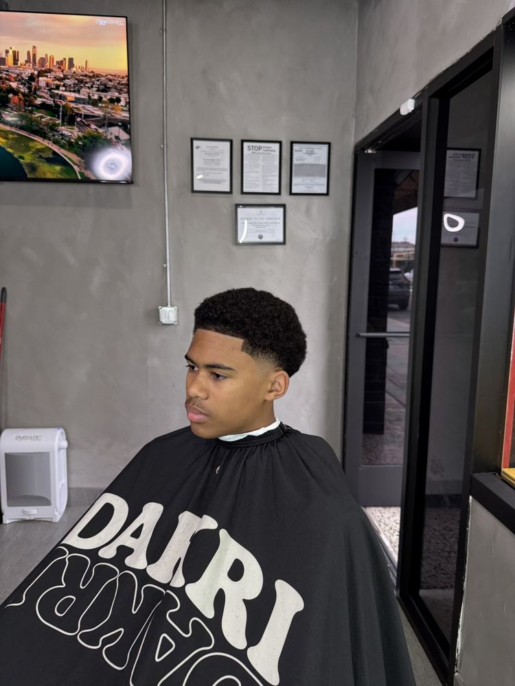 Diald In Barber Studio Logo