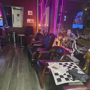 Yana's Speakeasy - Barber shop - Cocktail Bars Near Me - Highland Park, Illinois