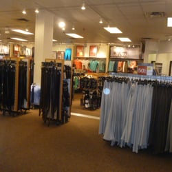 Vanheusen - Store Interior