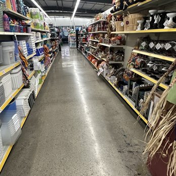 Dollar Tree - Seasonal: Fall decorations, containers, paper towels, toilet paper - Discount Store Near Me - Thousand Oaks, California