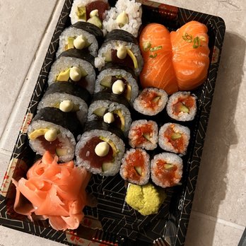 Divvy Ghost Kitchen - Salmon nigiri, spicy tuna maki, Maui State of Mind - Food Delivery Services Near Me